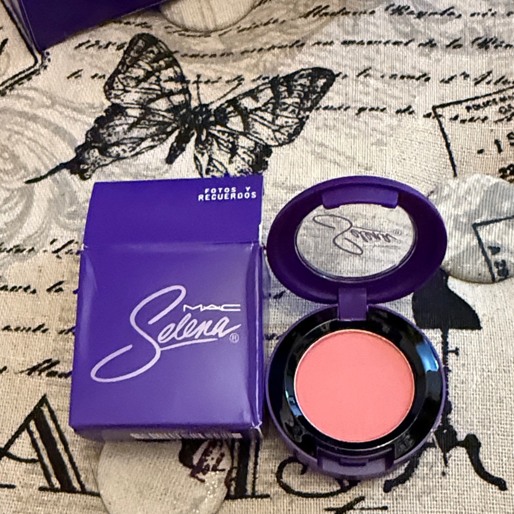 MAC Cosmetics Selena Blush in Pink